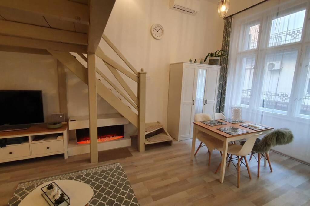 A Nice Apartment In The Heart Of Budapest. ภายนอก รูปภาพ